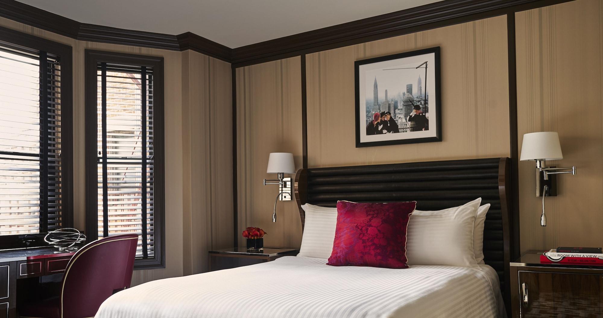 Iroquois New York Times Square Hotel Exterior photo A guest room at the Hotel Commonwealth