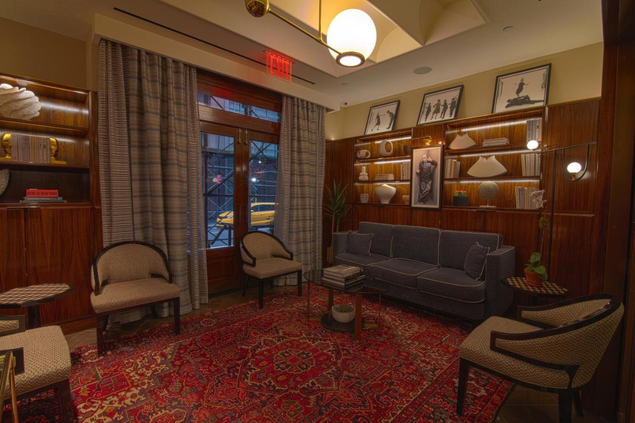 Iroquois New York Times Square Hotel Exterior photo The 1930s-era lobby