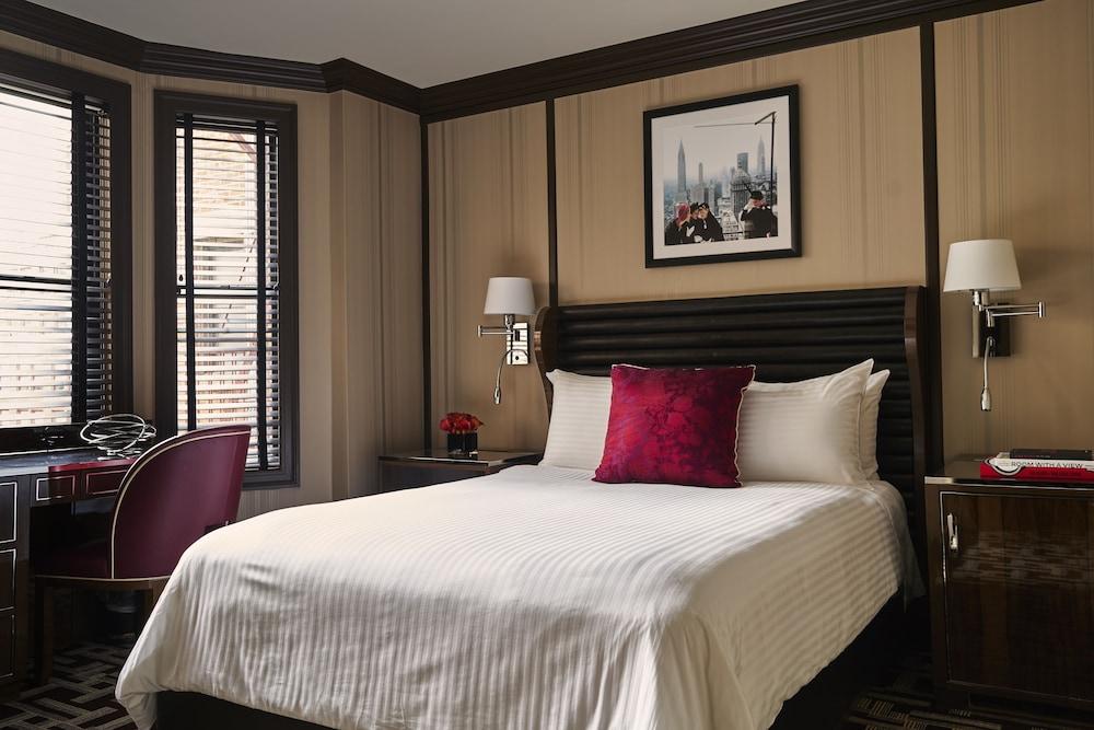 Iroquois New York Times Square Hotel Exterior photo A guest room at the St. Regis New York