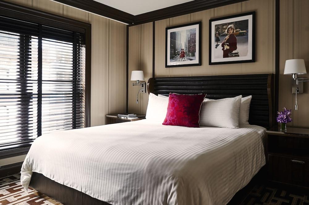 Iroquois New York Times Square Hotel Exterior photo A bedroom at the Mandarin Oriental, New York