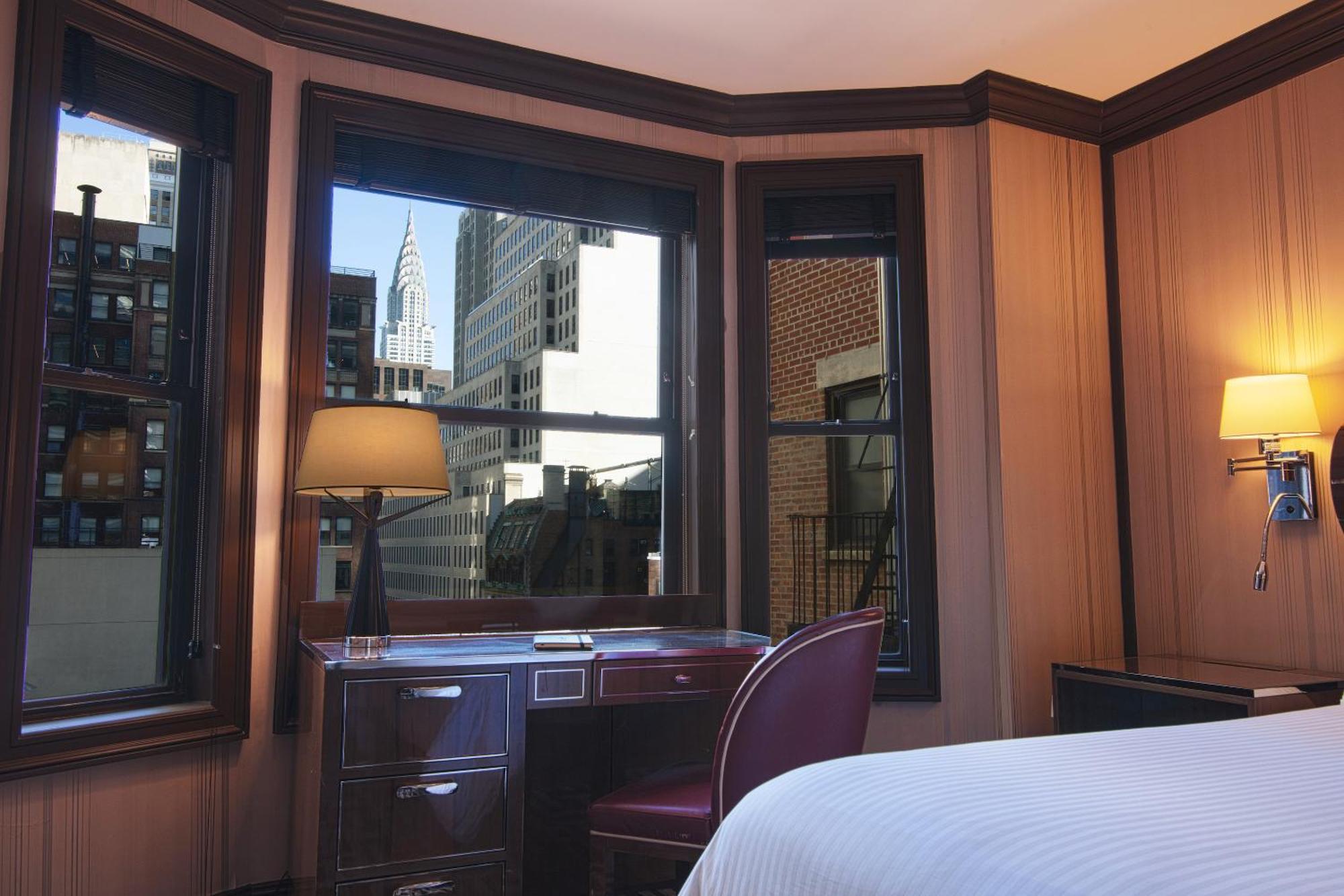 Iroquois New York Times Square Hotel Exterior photo A room at the hotel