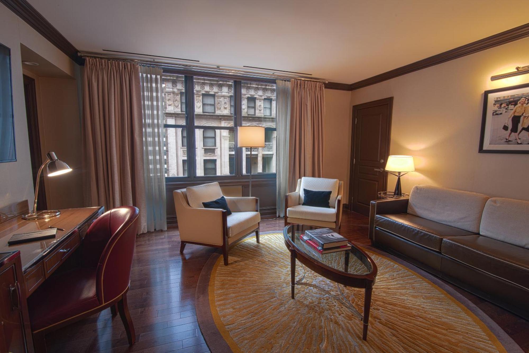 Iroquois New York Times Square Hotel Exterior photo