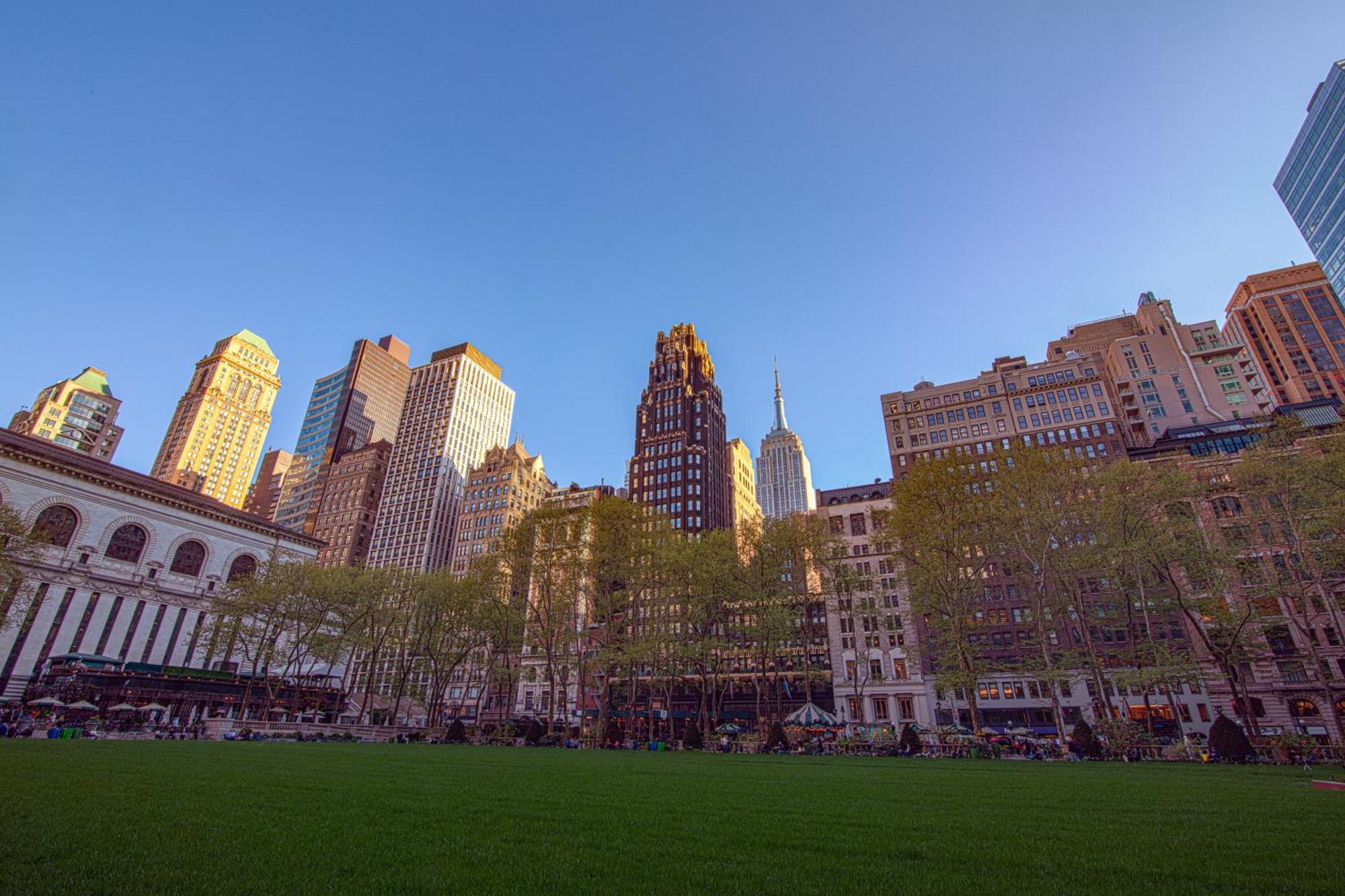 Iroquois New York Times Square Hotel Exterior photo Madison Square