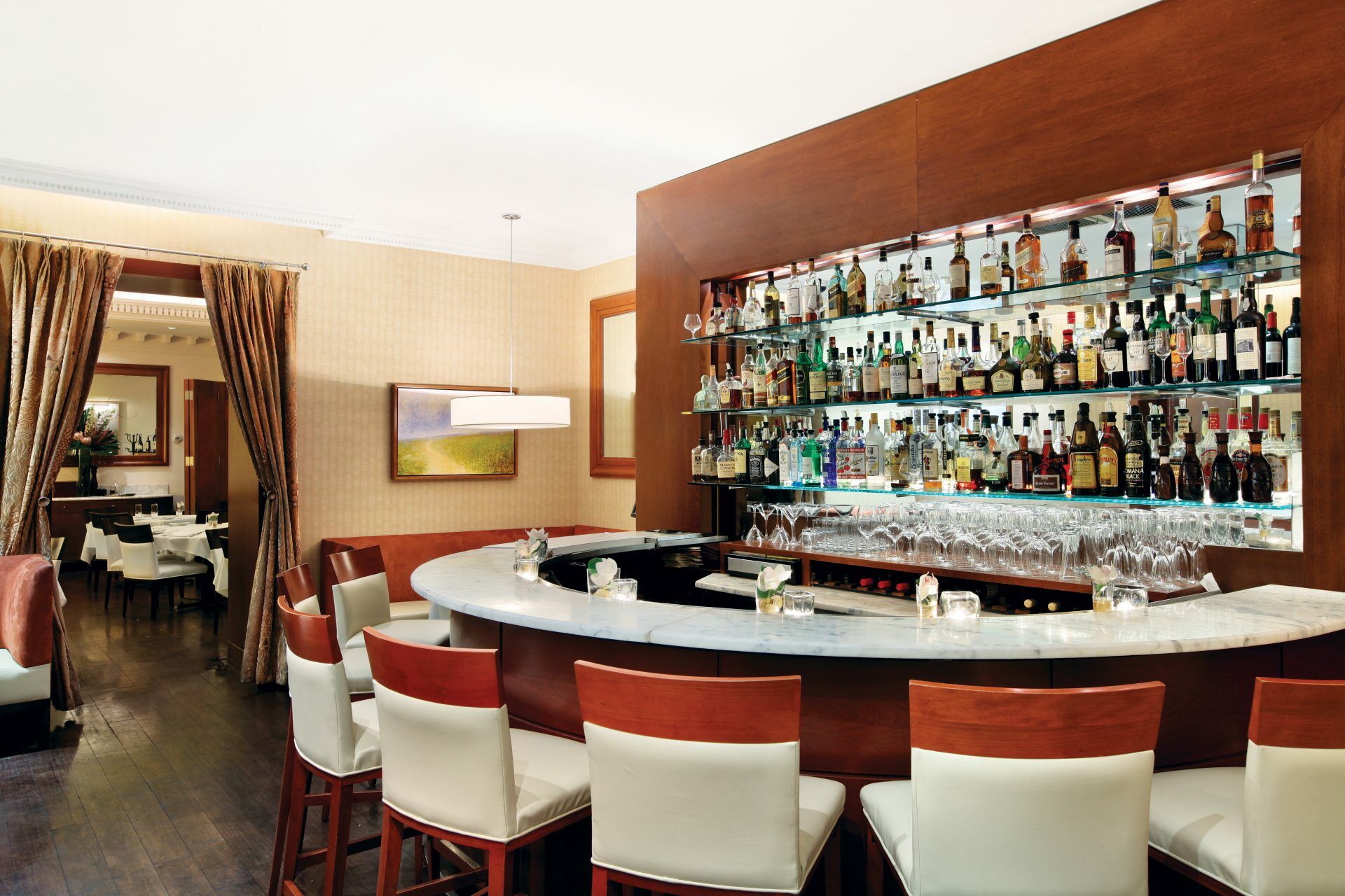 Iroquois New York Times Square Hotel Exterior photo The bar at the restaurant